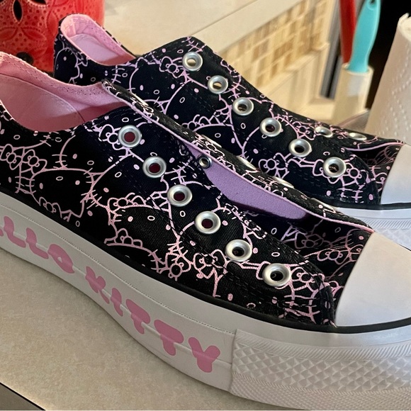 Chuck Taylor Hello Kitty platform from Converse - Picture 2 of 7